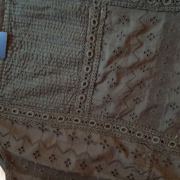 Lucky Brand Olive Green embroidered top, size large, NWT - Picture 4 of 10